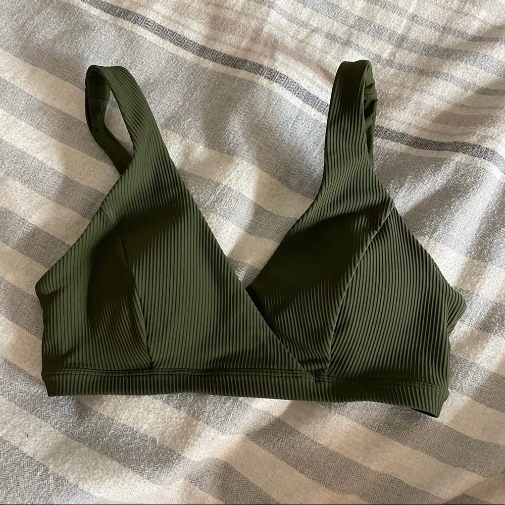 Lululemon bikini olive green size 4 & 6